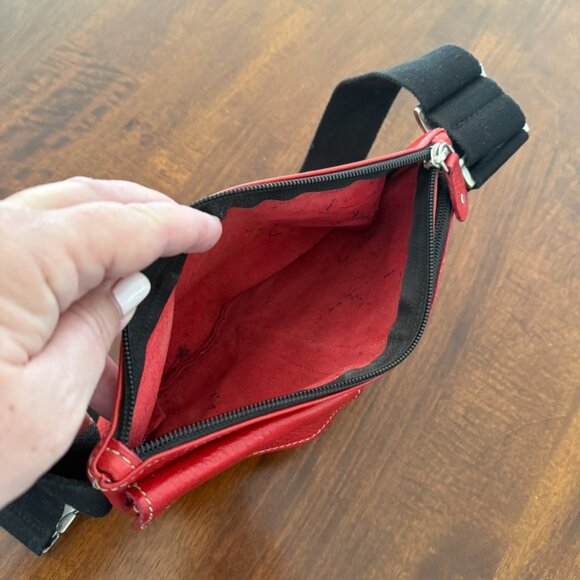 Vintage ROOTS village pack RED Leather - Picture 2 of 4